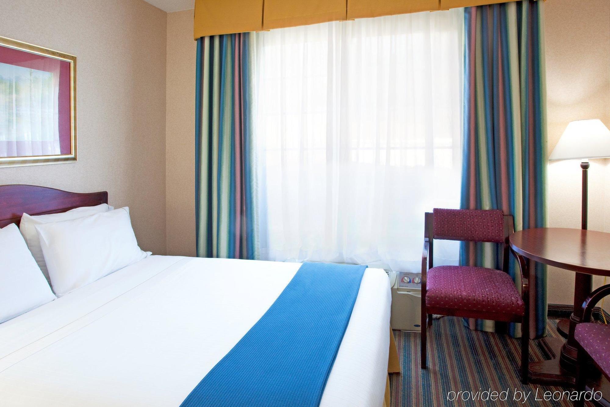 Baymont Inn & Suites Braselton Pokoj fotografie